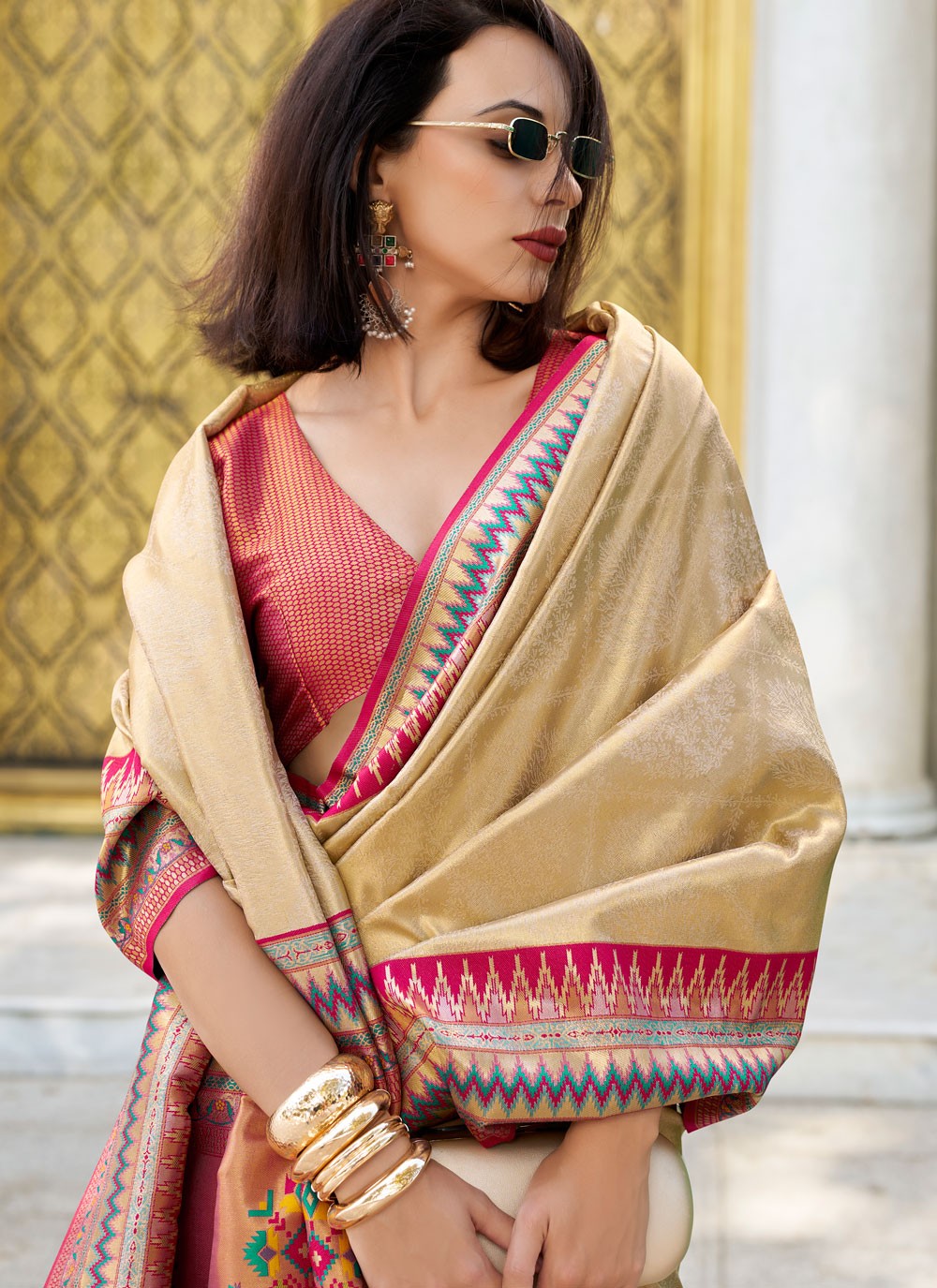 Classic Saree Weaving Zari Beige Silk Saree S13172
