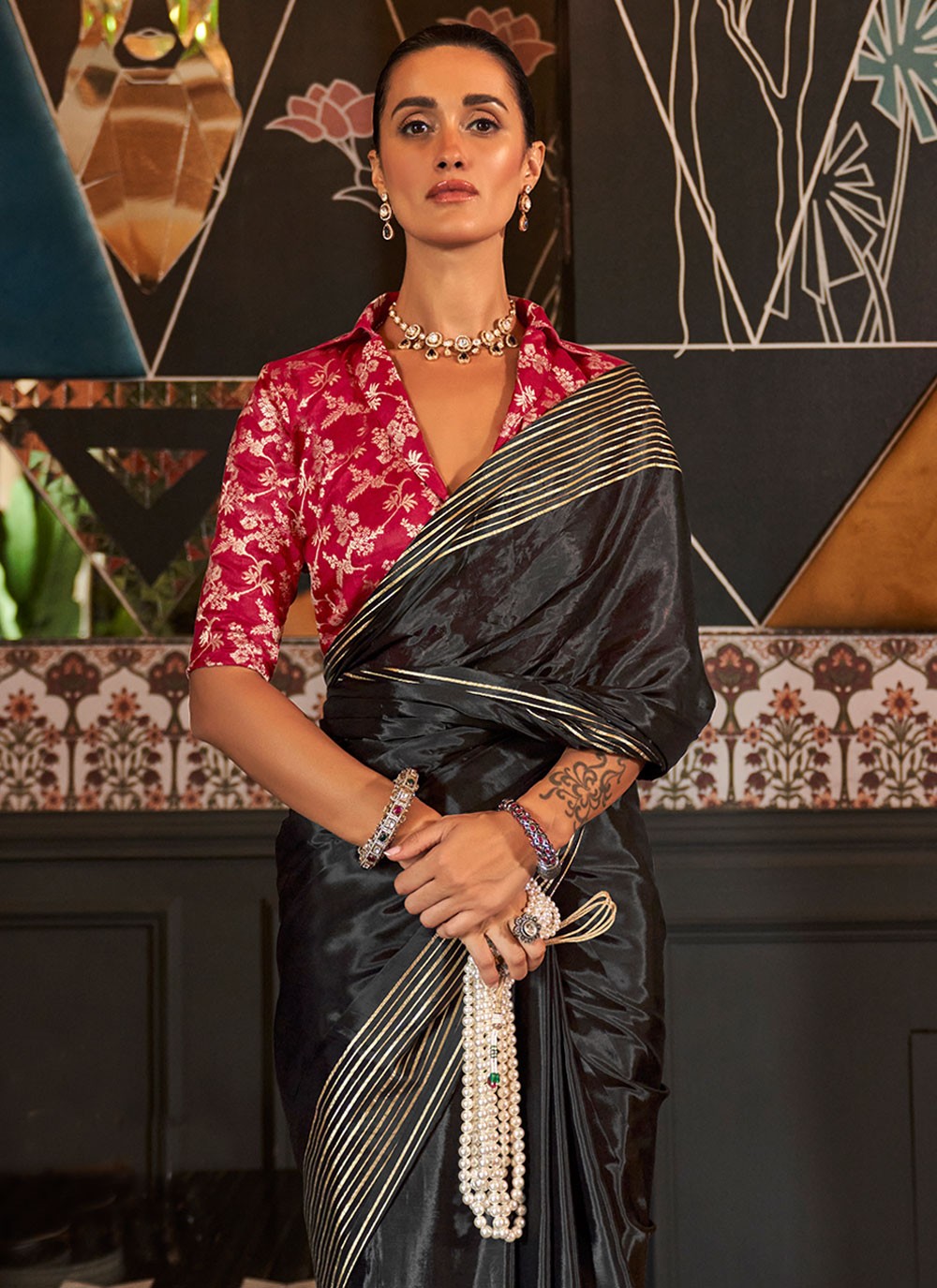 Classic Weaving Zari Handloom Silk, Viscose Saree - S7216