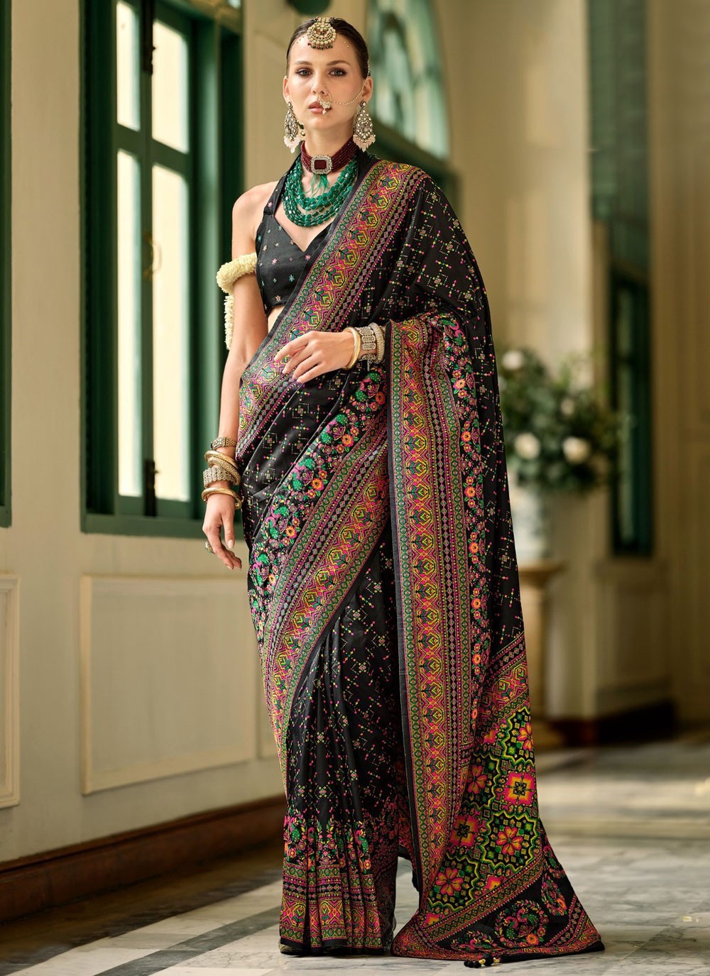 Kashmiri, Meenakari, Weaving Zari Banarasi Silk Saree - S11724