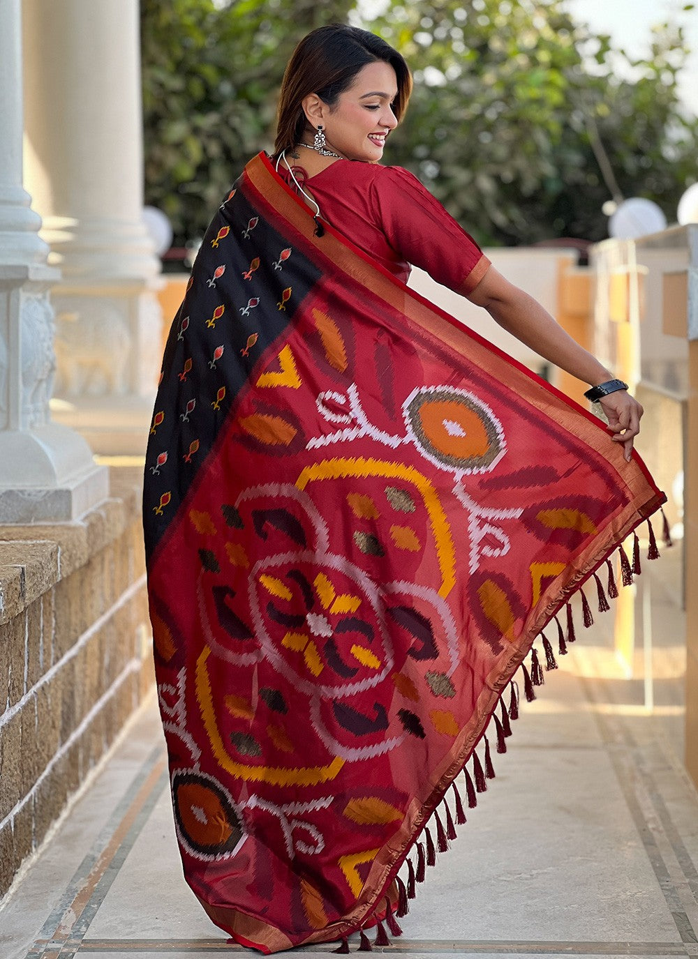 Weaving Zari Silk Black Saree S14309