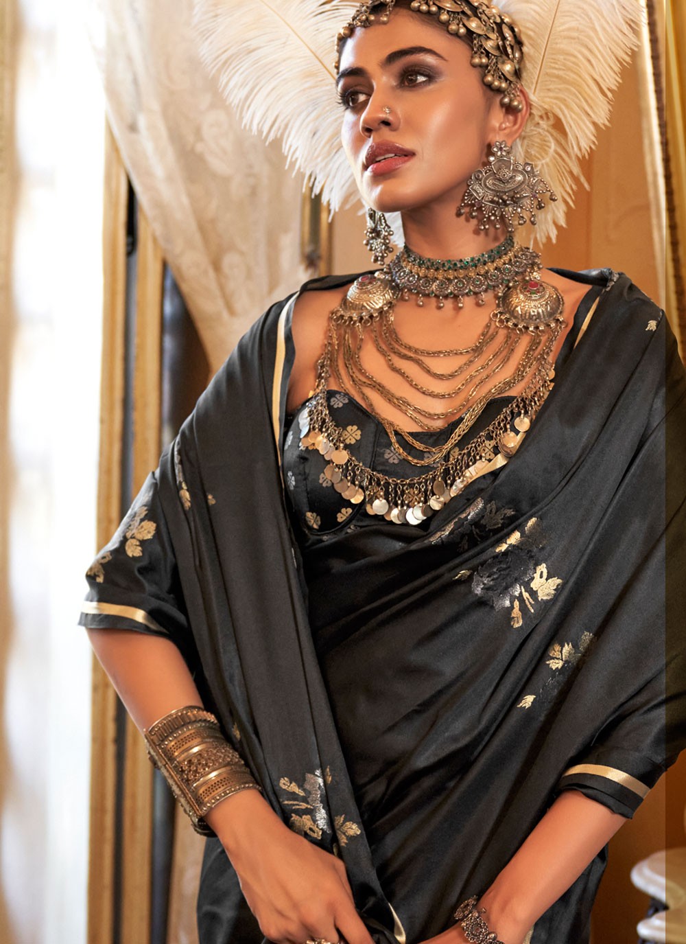 Designer Weaving Zari Black Handloom Silk Saree S13163