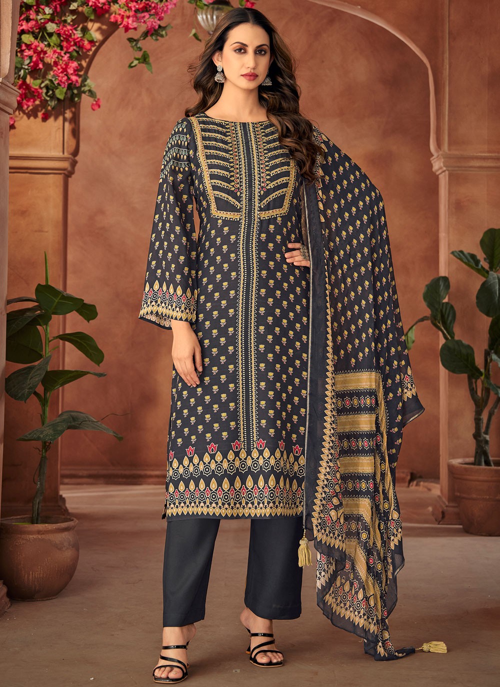 Digital Print Muslin Black Pant Style Suit T6370