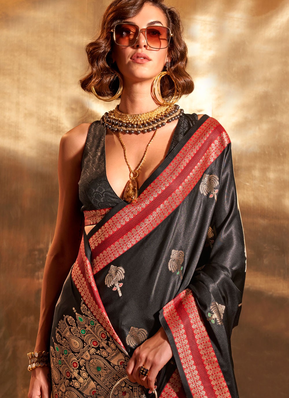 Trendy Weaving Zari Handloom Silk Saree - S5483