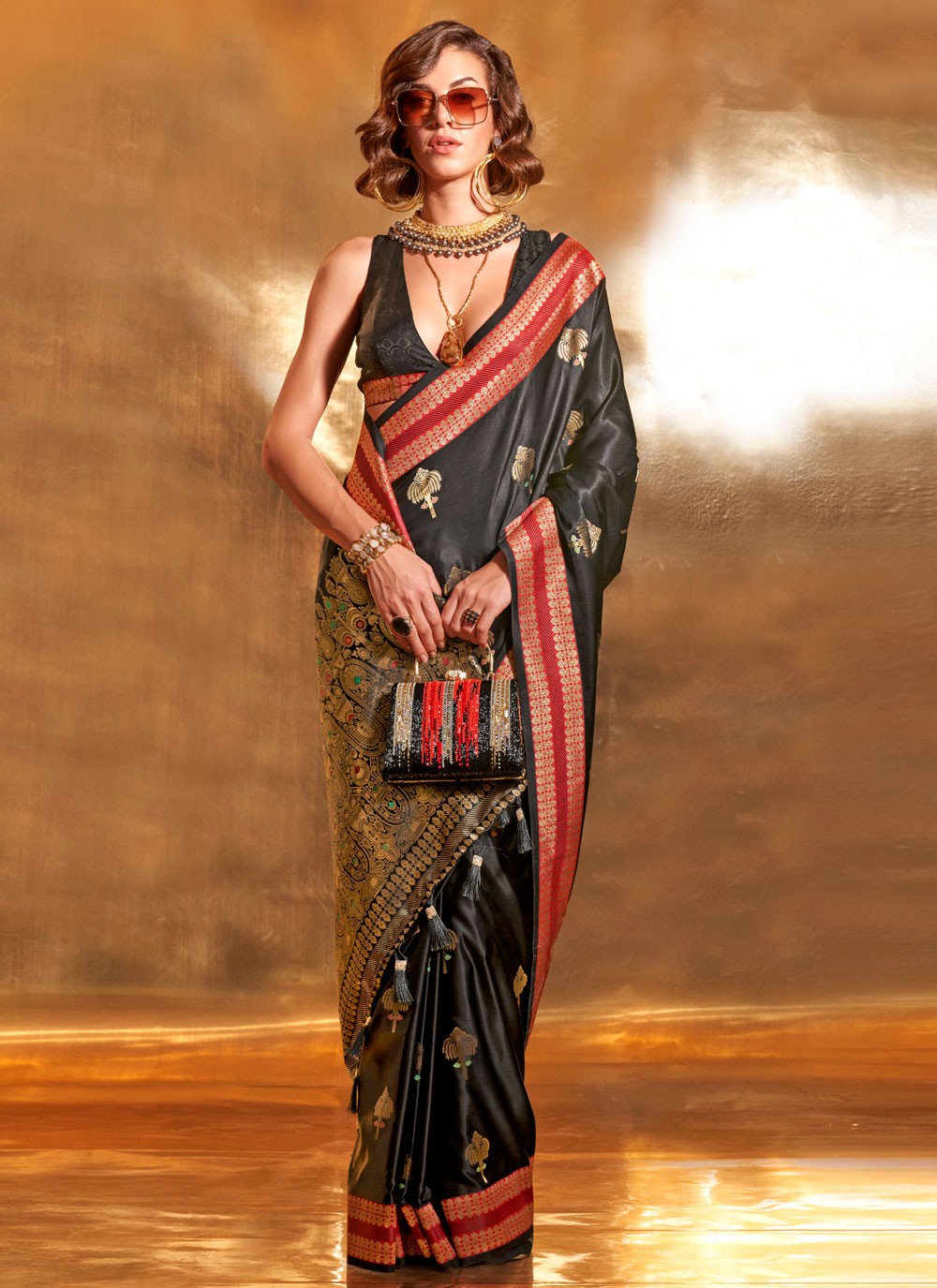 Trendy Weaving Zari Handloom Silk Saree - S5483