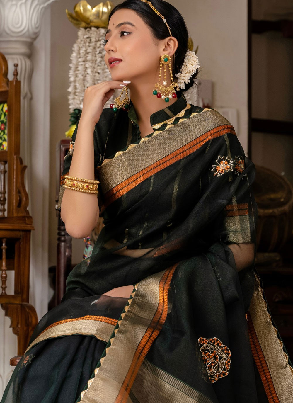 Black Linen Traditional Saree Cutdana, Woven, Zari S15720