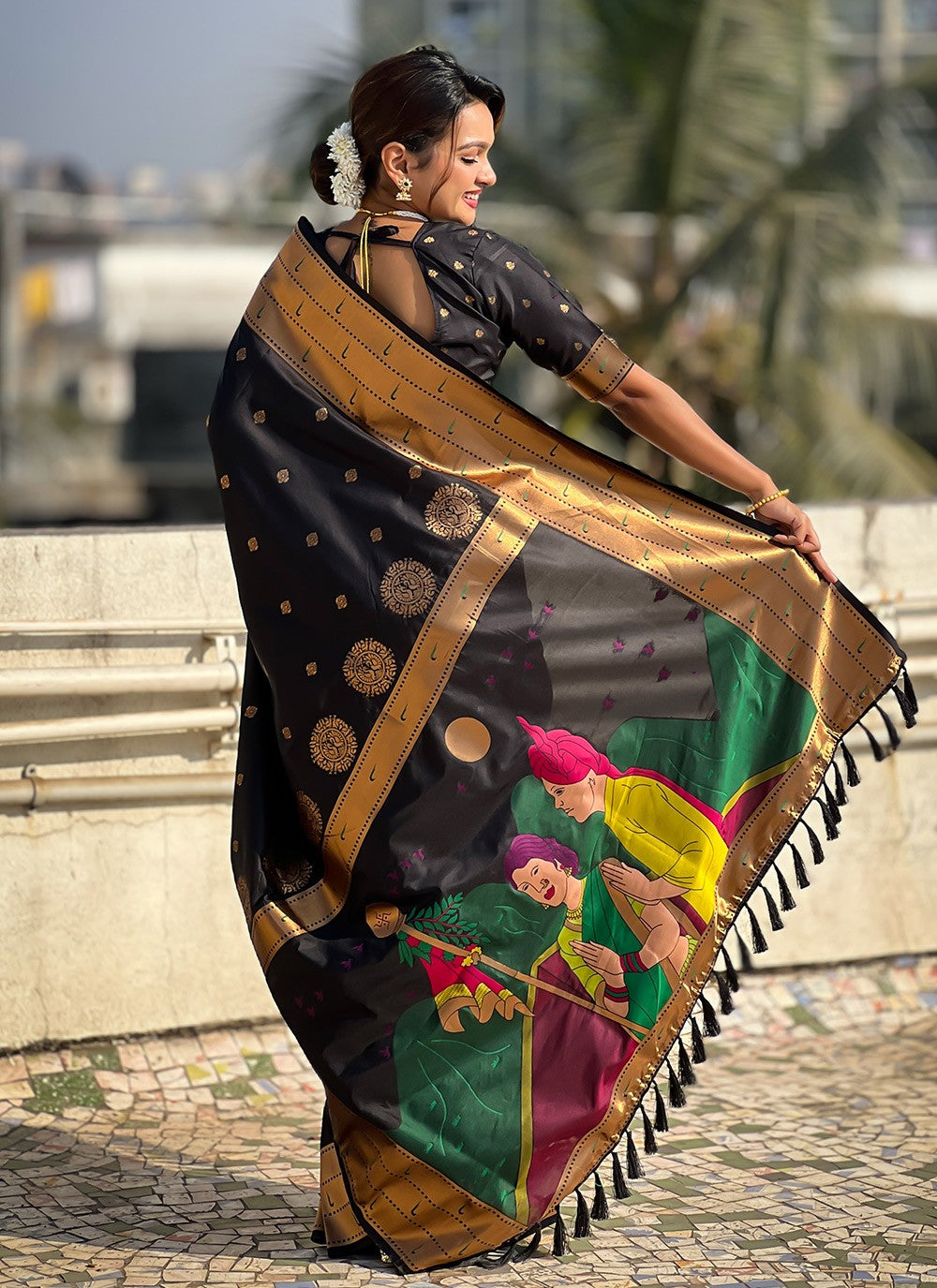 Classic Saree Weaving Zari Black Silk Saree S13561