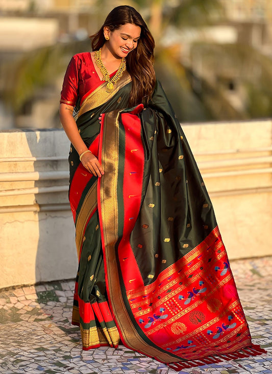 Black Silk Traditional Saree Weaving Zari S15776