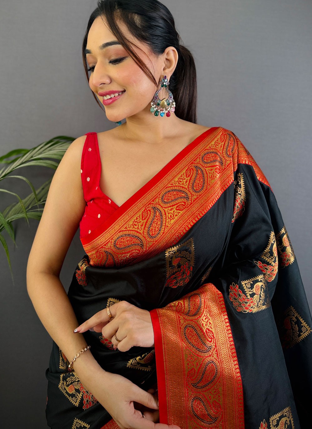 Black Banarasi Silk Traditional Saree Weaving Zari S17681