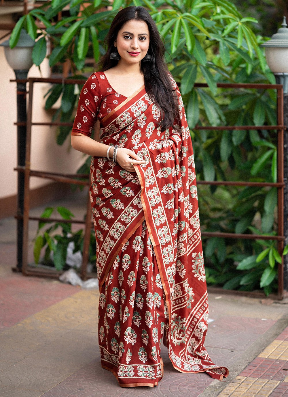 Trendy Digital Print Silk Blend Saree - S5734