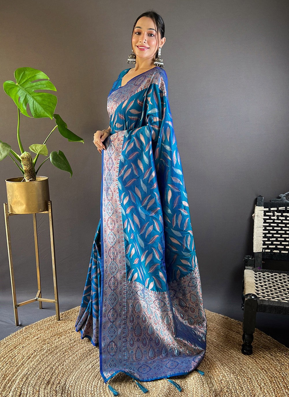 Trendy Woven Silk Saree - S8110