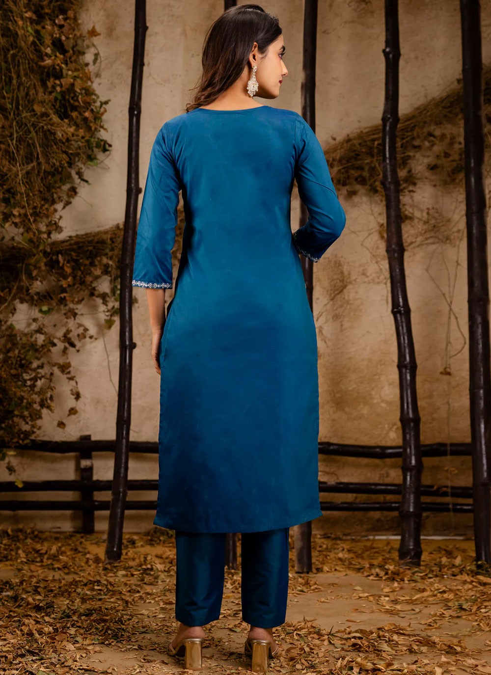 Embroidered Silk Blend Blue Salwar Suit T6189