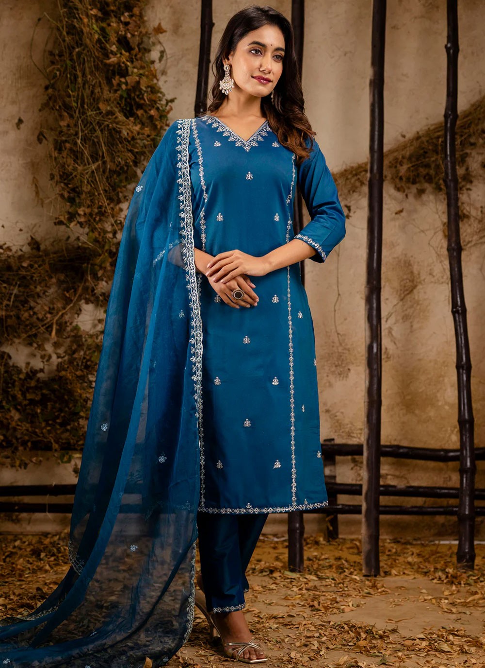 Embroidered Silk Blend Blue Salwar Suit T6189