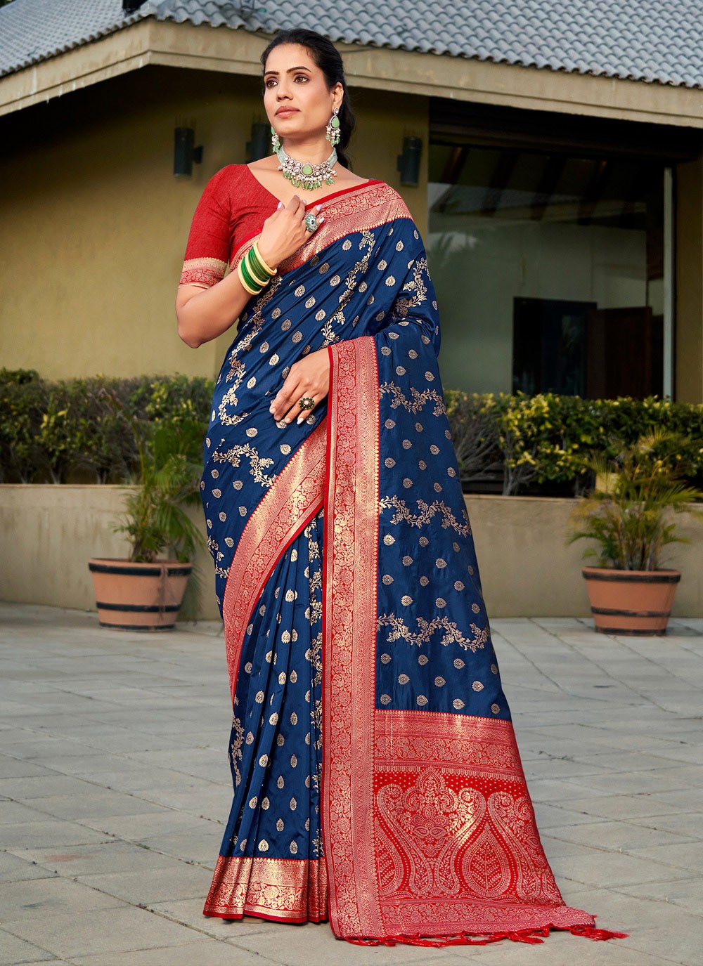 Traditional Thread Banarasi Silk Saree - S5441