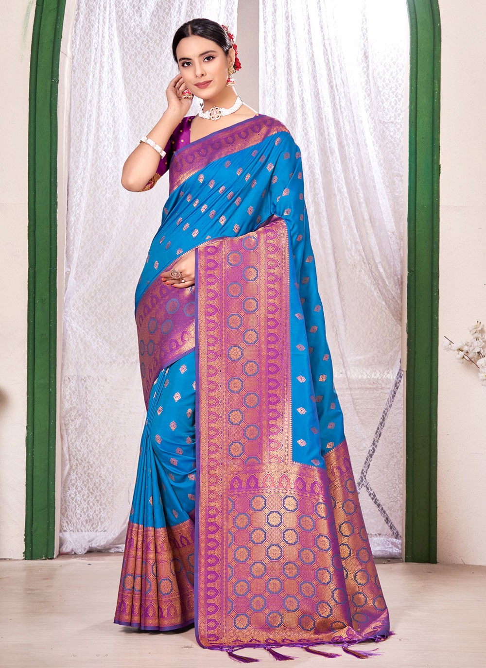 Traditional Weaving Zari Banarasi Silk Saree - S3247