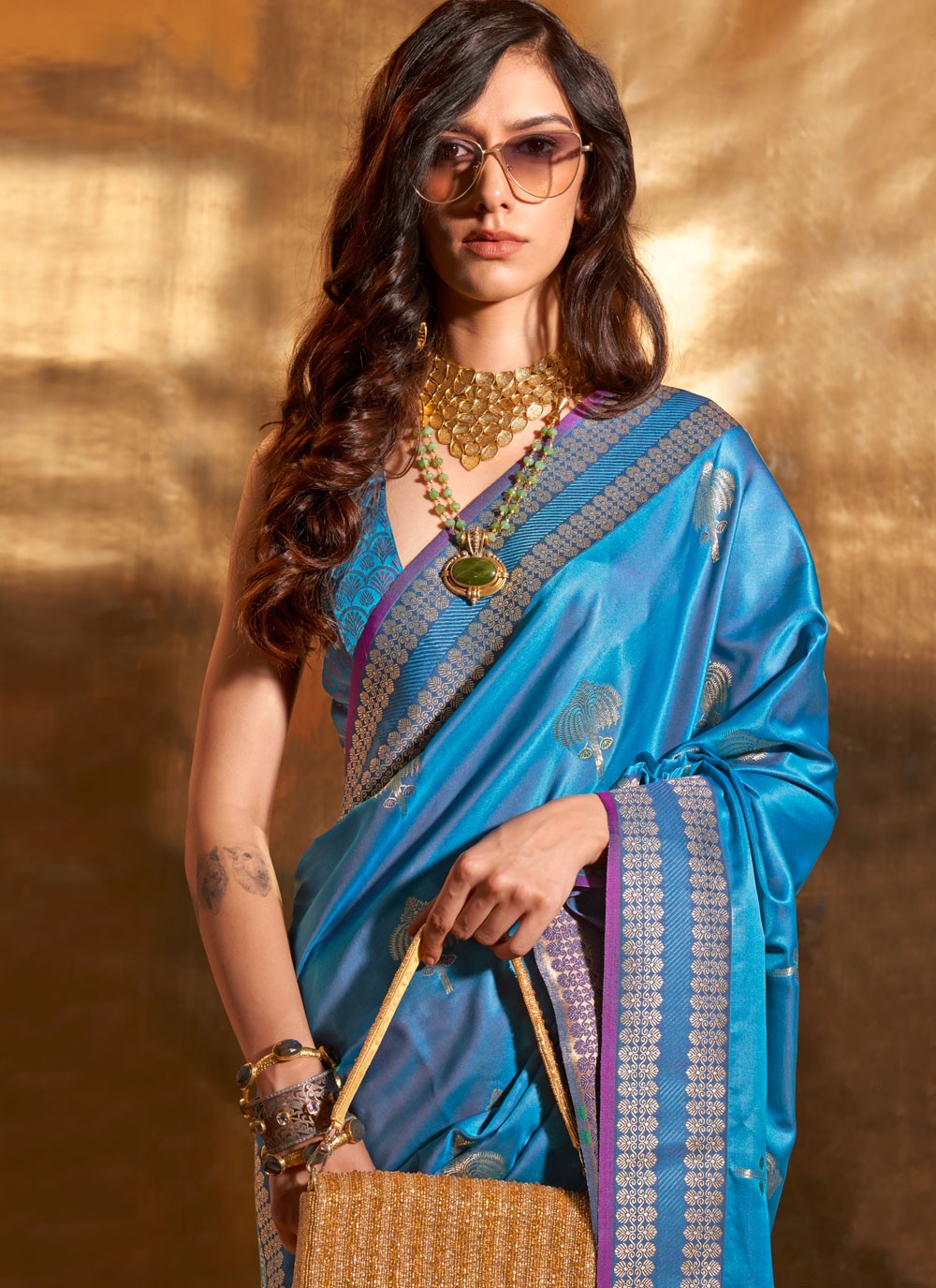 Trendy Weaving Zari Handloom Silk Saree - S5483
