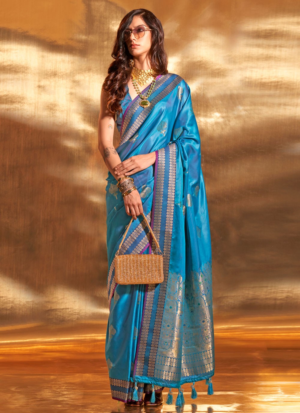 Trendy Weaving Zari Handloom Silk Saree - S5483