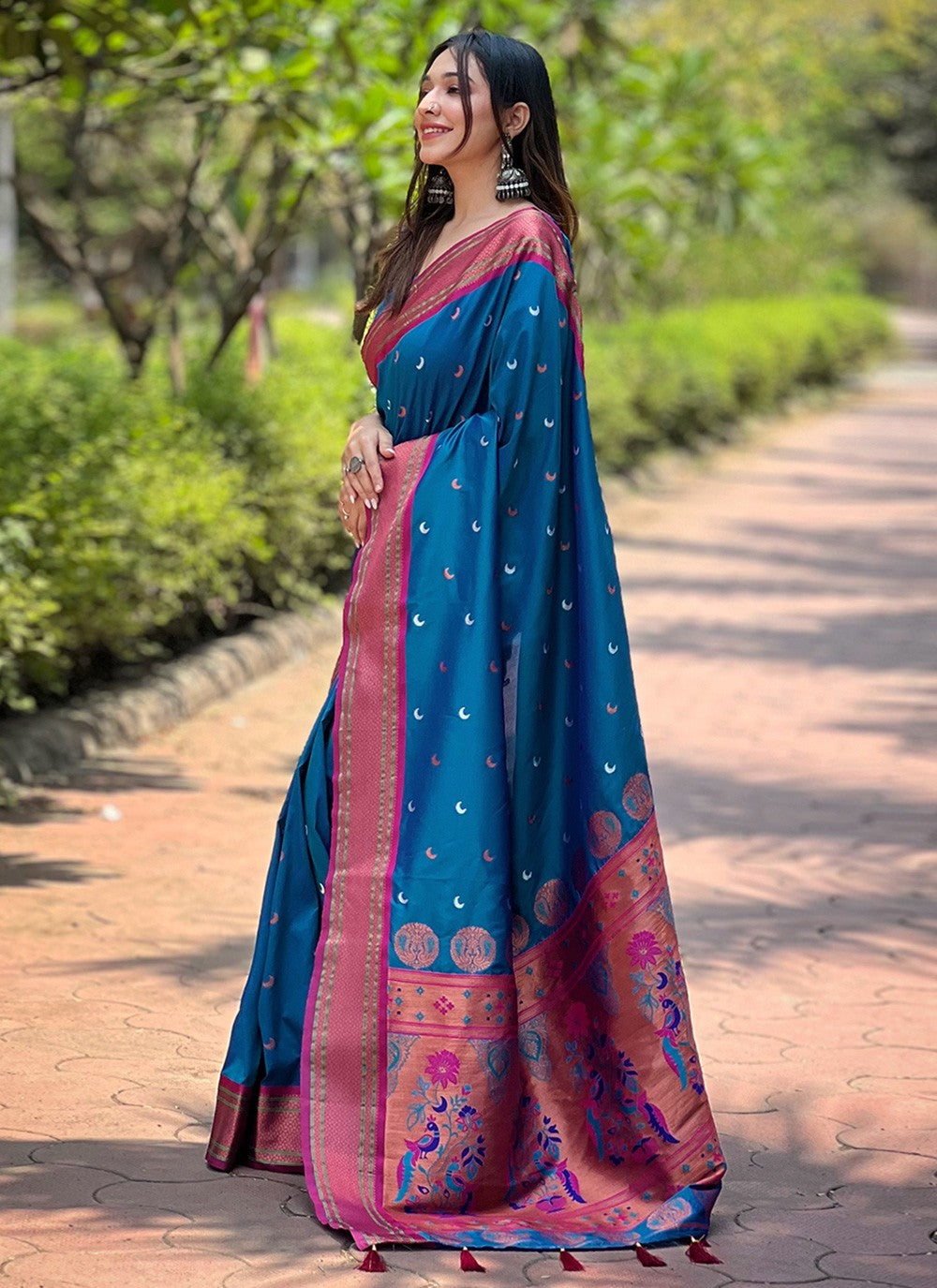 Trendy Woven Silk Saree - S8063