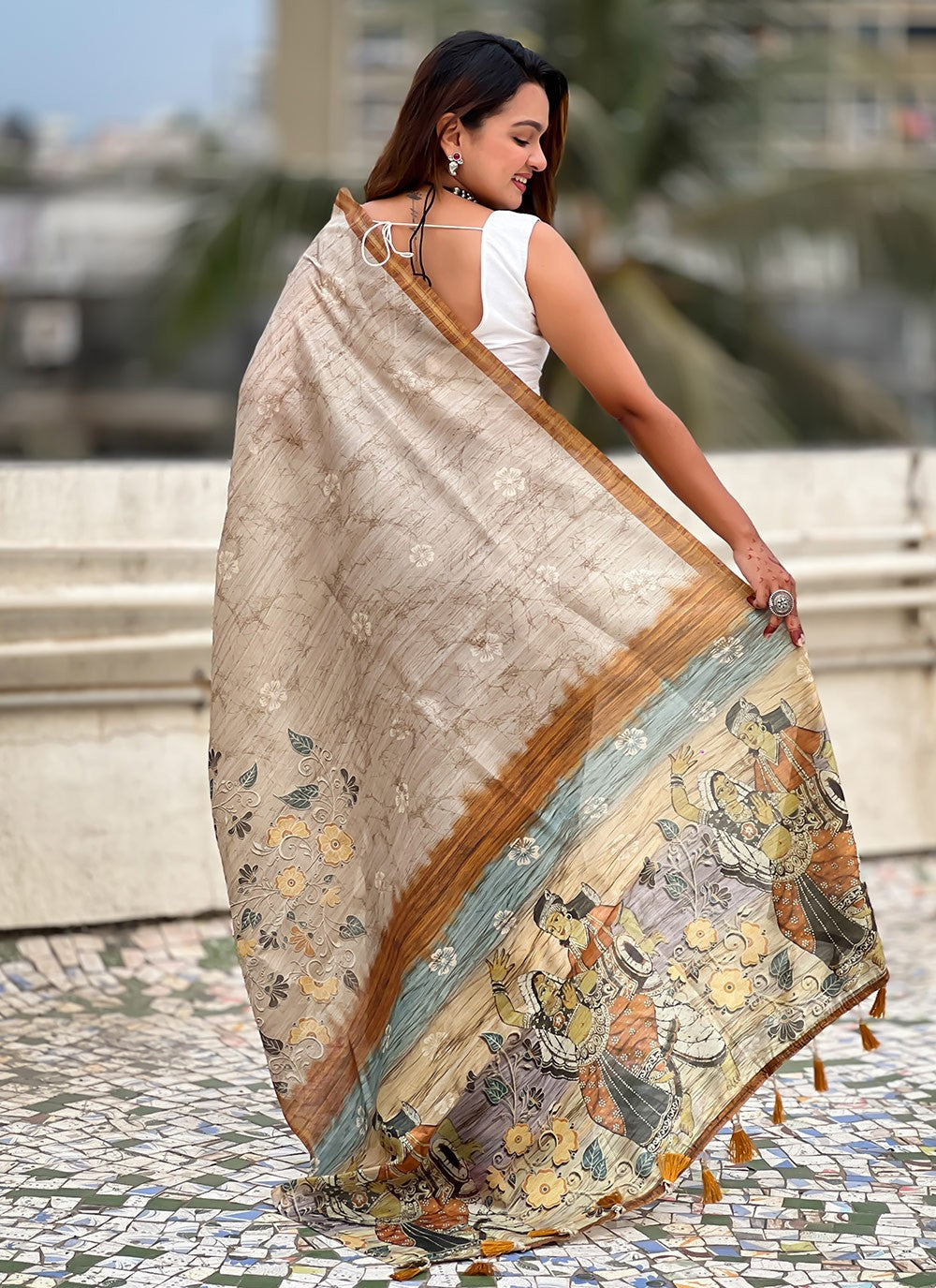 Border Work Silk Gold Classic Saree S15392