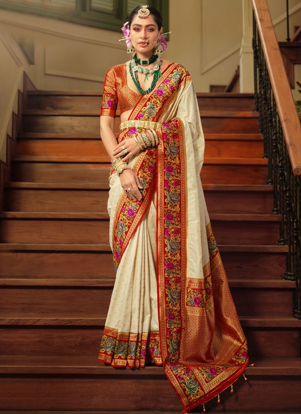 Border Work, Jacquard Work, Meenakari, Weaving Zari Silk Saree - S11736
