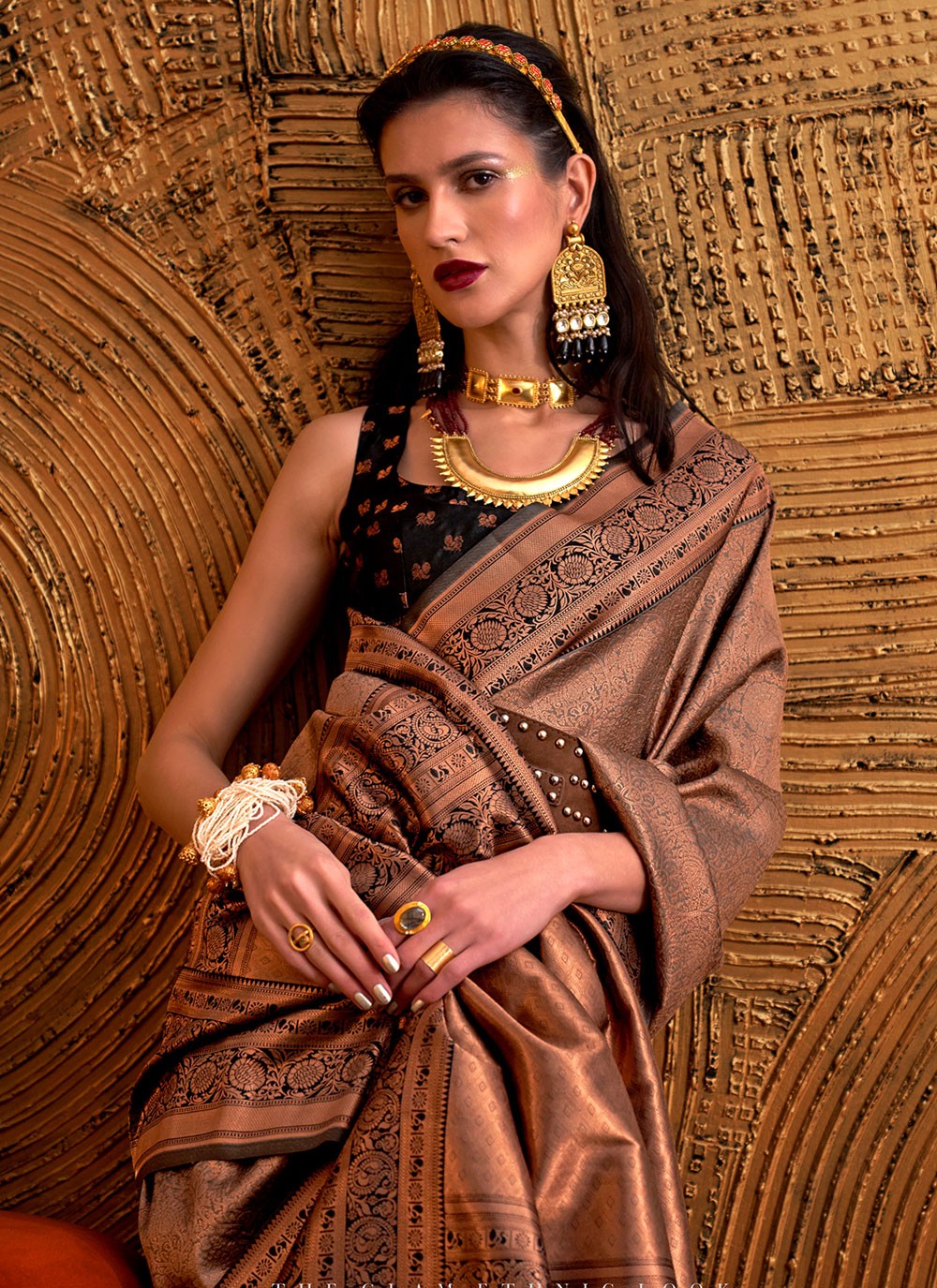 Trendy Weaving Zari Handloom Silk Saree - S4625