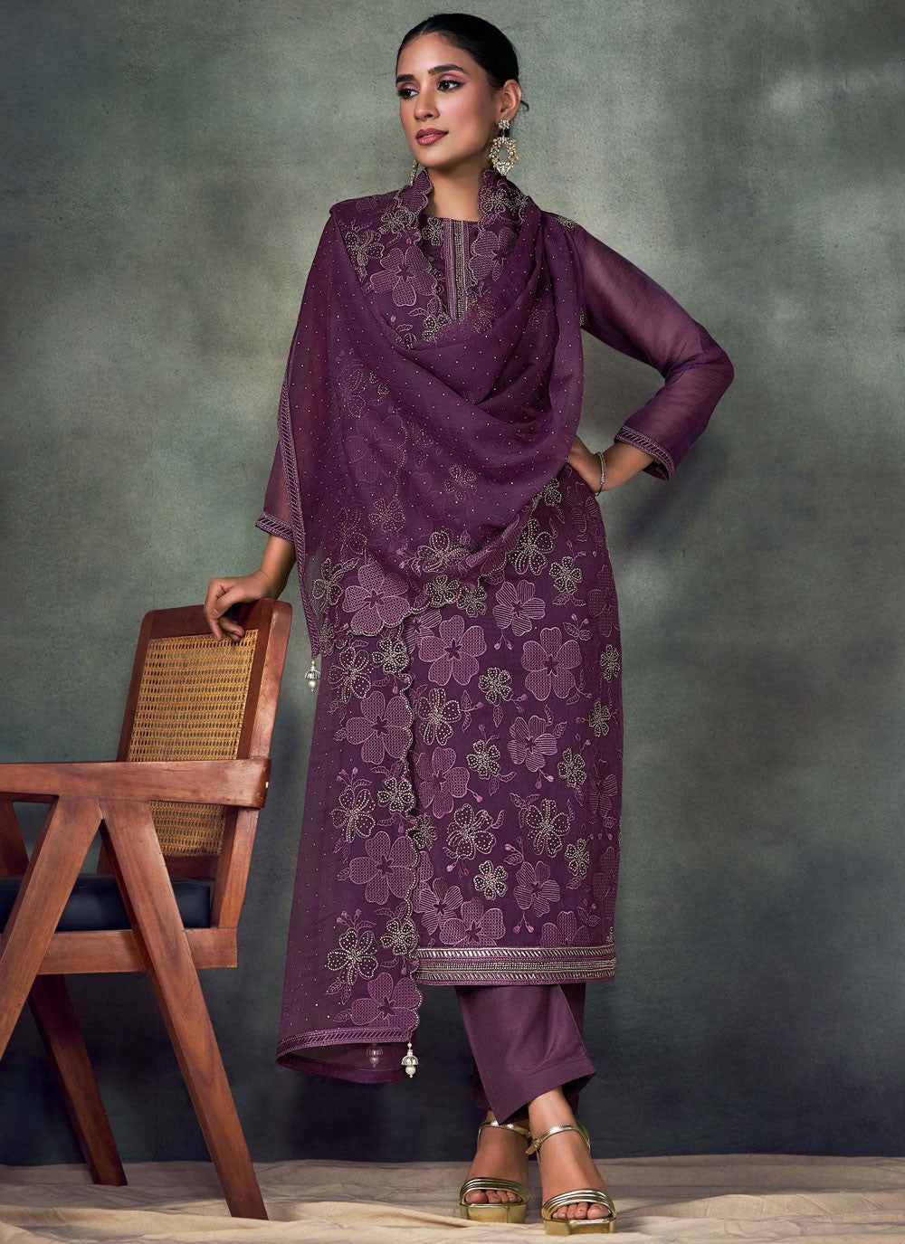 Salwar Suit Embroidered Purple Chiffon T5499