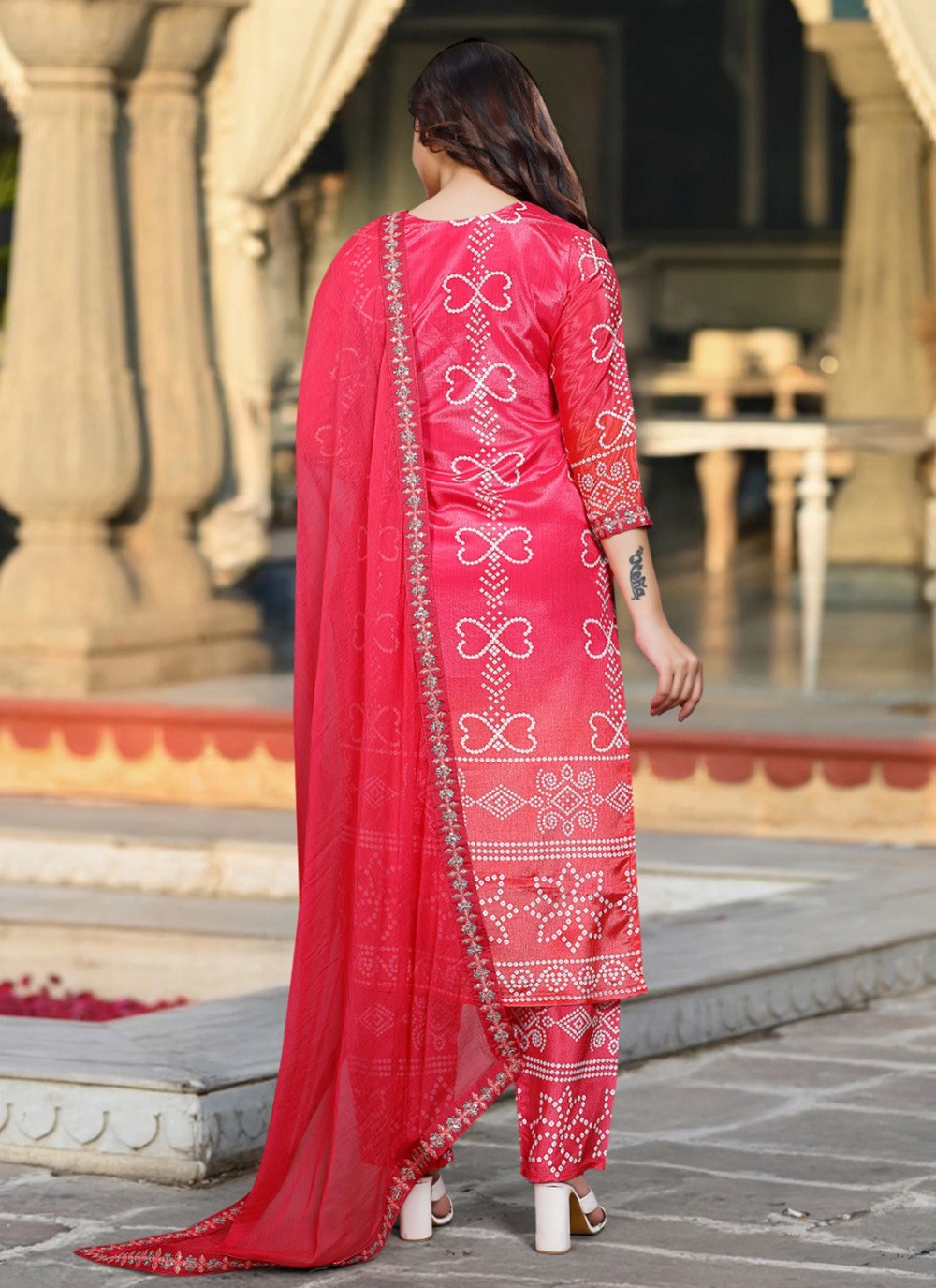 Embroidered Chinon Pink Salwar Suit T6400
