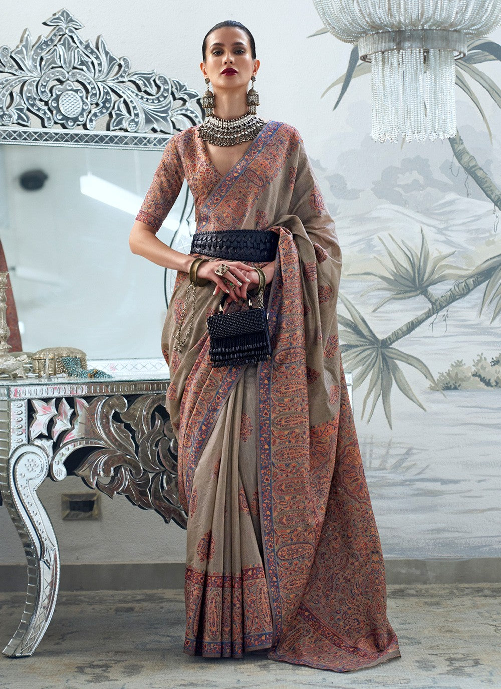 Contemporary Weaving Zari Handloom Silk Saree - S3644
