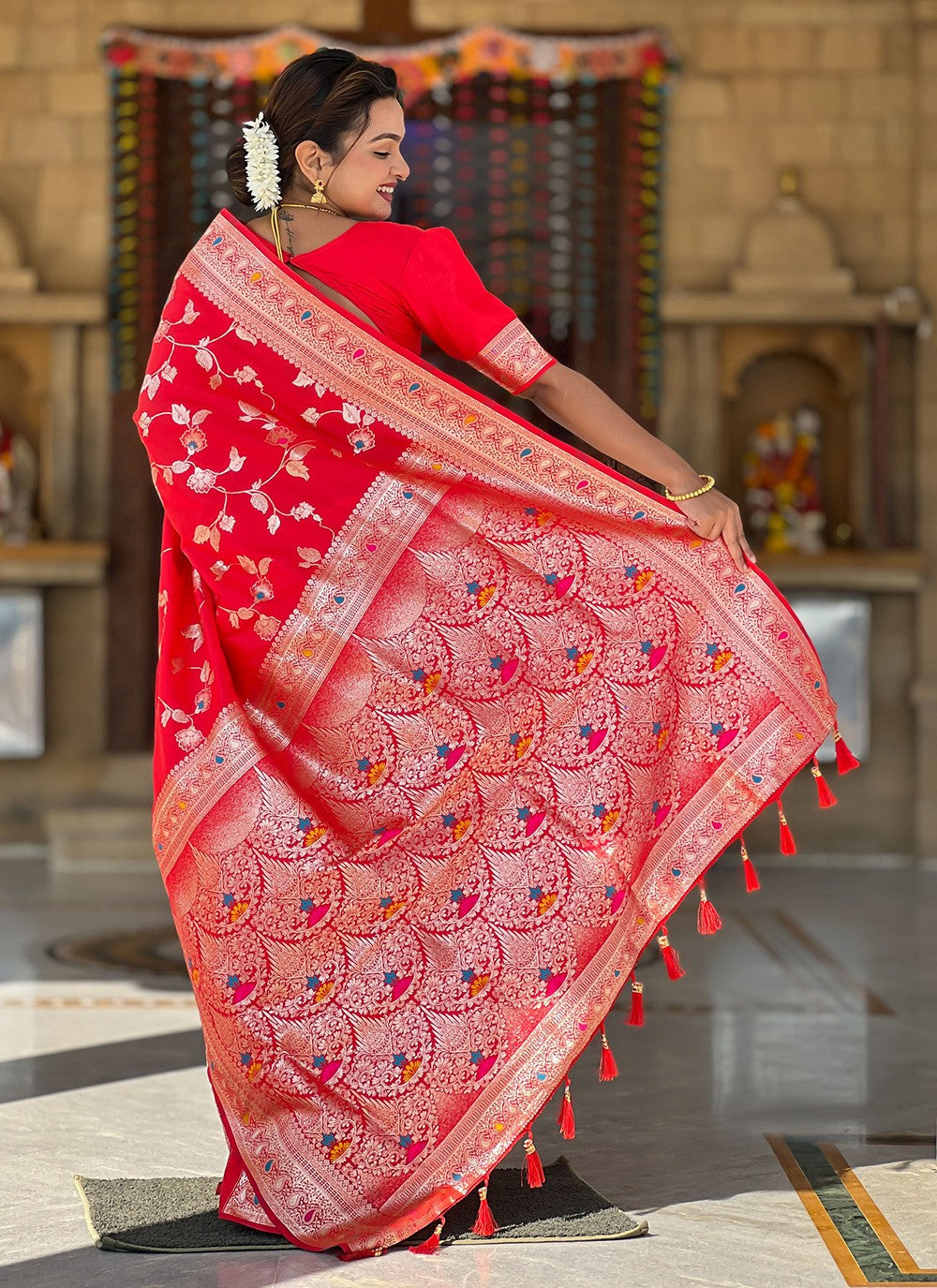 Red Banarasi Silk Classic Saree Jacquard Work, Woven S16592