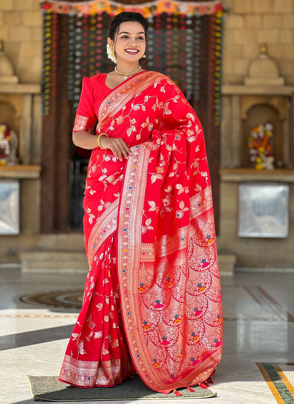 Red Banarasi Silk Classic Saree Jacquard Work, Woven S16592