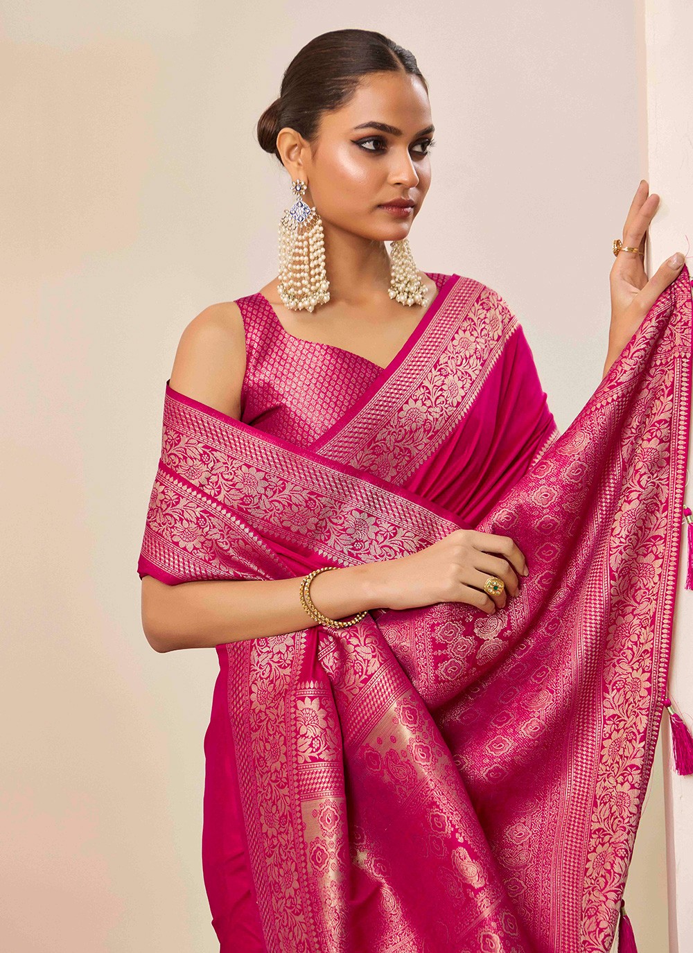 Pink Silk Classic Saree Woven S16638
