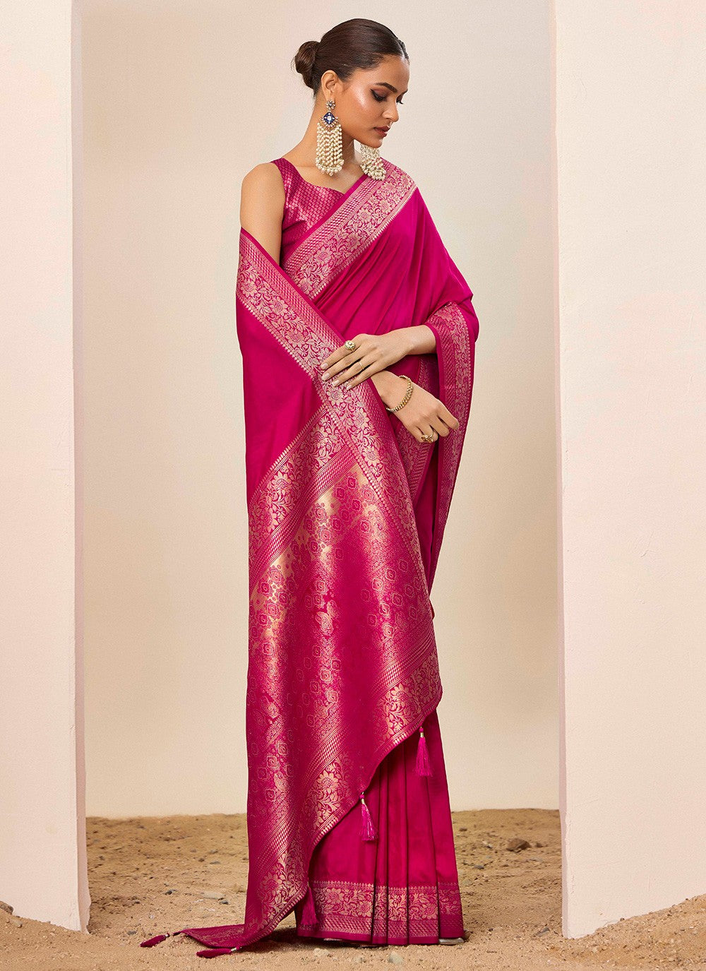 Pink Silk Classic Saree Woven S16638