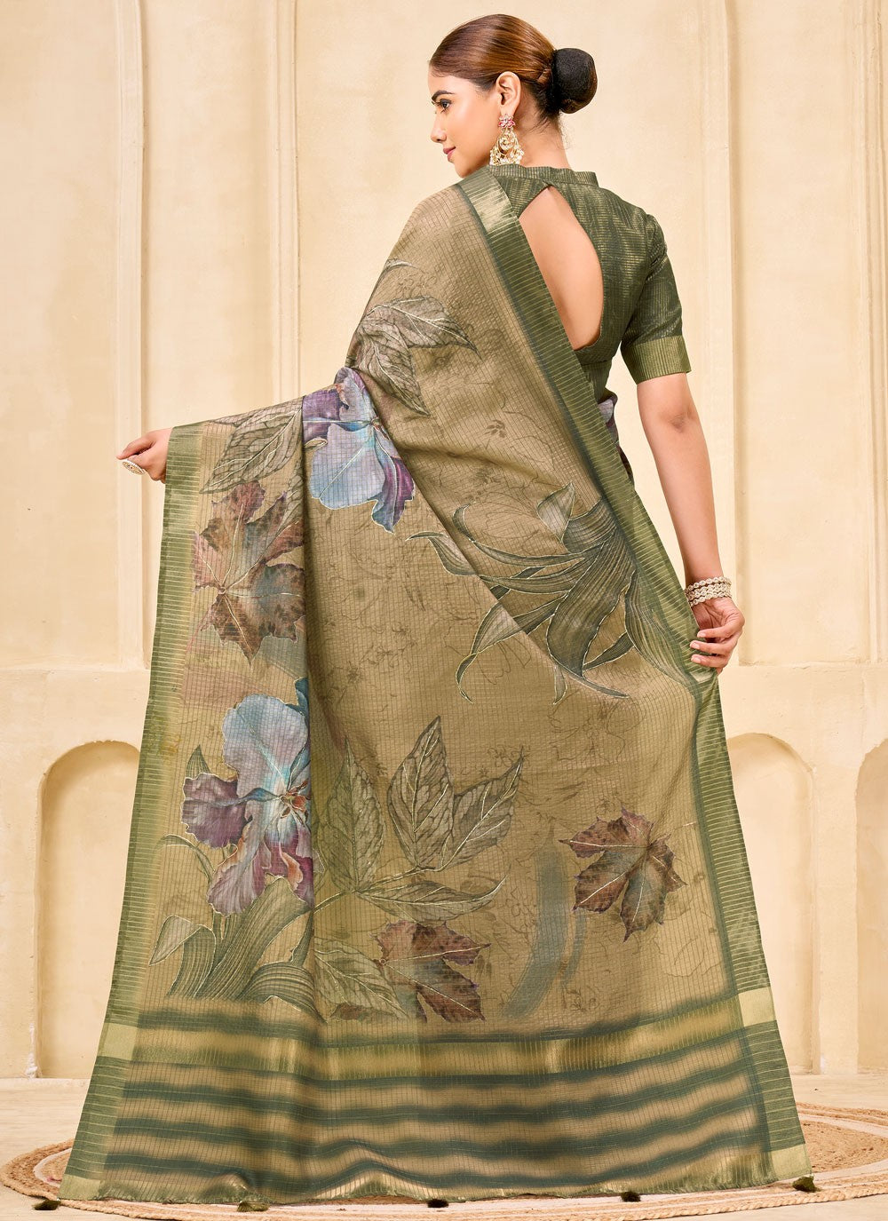 Beige Silk Contemporary Saree Floral Printed S19843