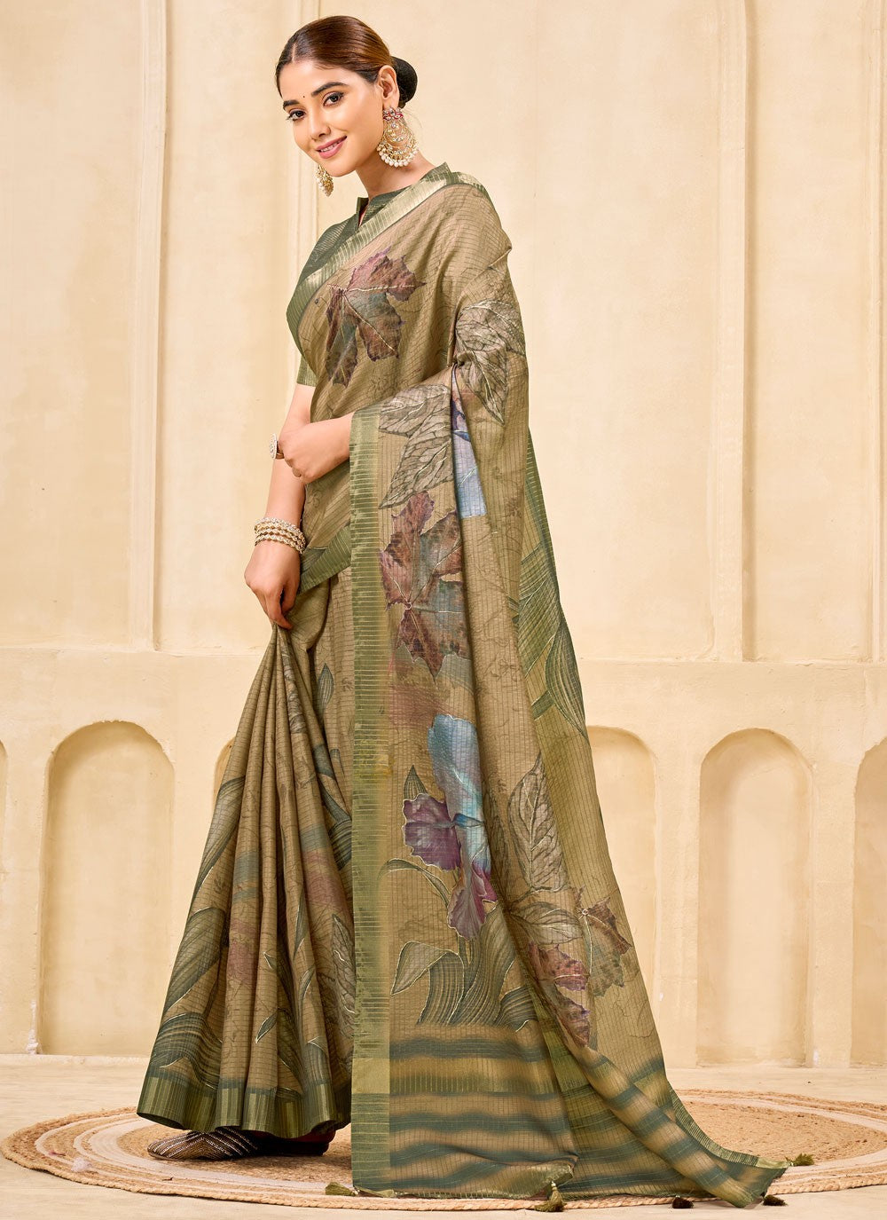 Beige Silk Contemporary Saree Floral Printed S19843