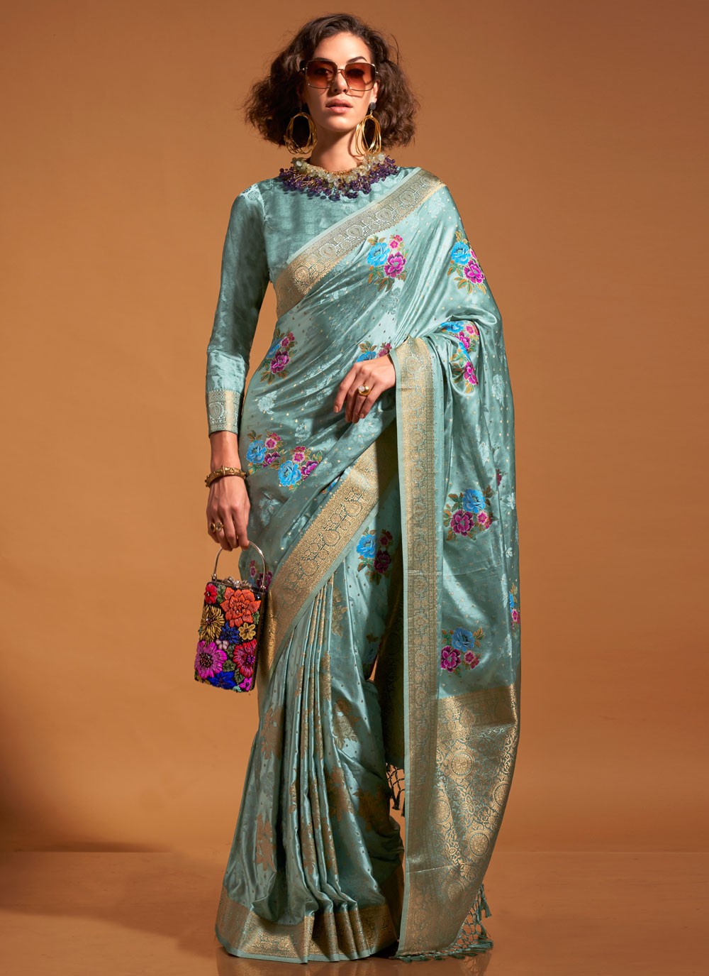 Classic Weaving Zari Handloom Silk Saree - S7701