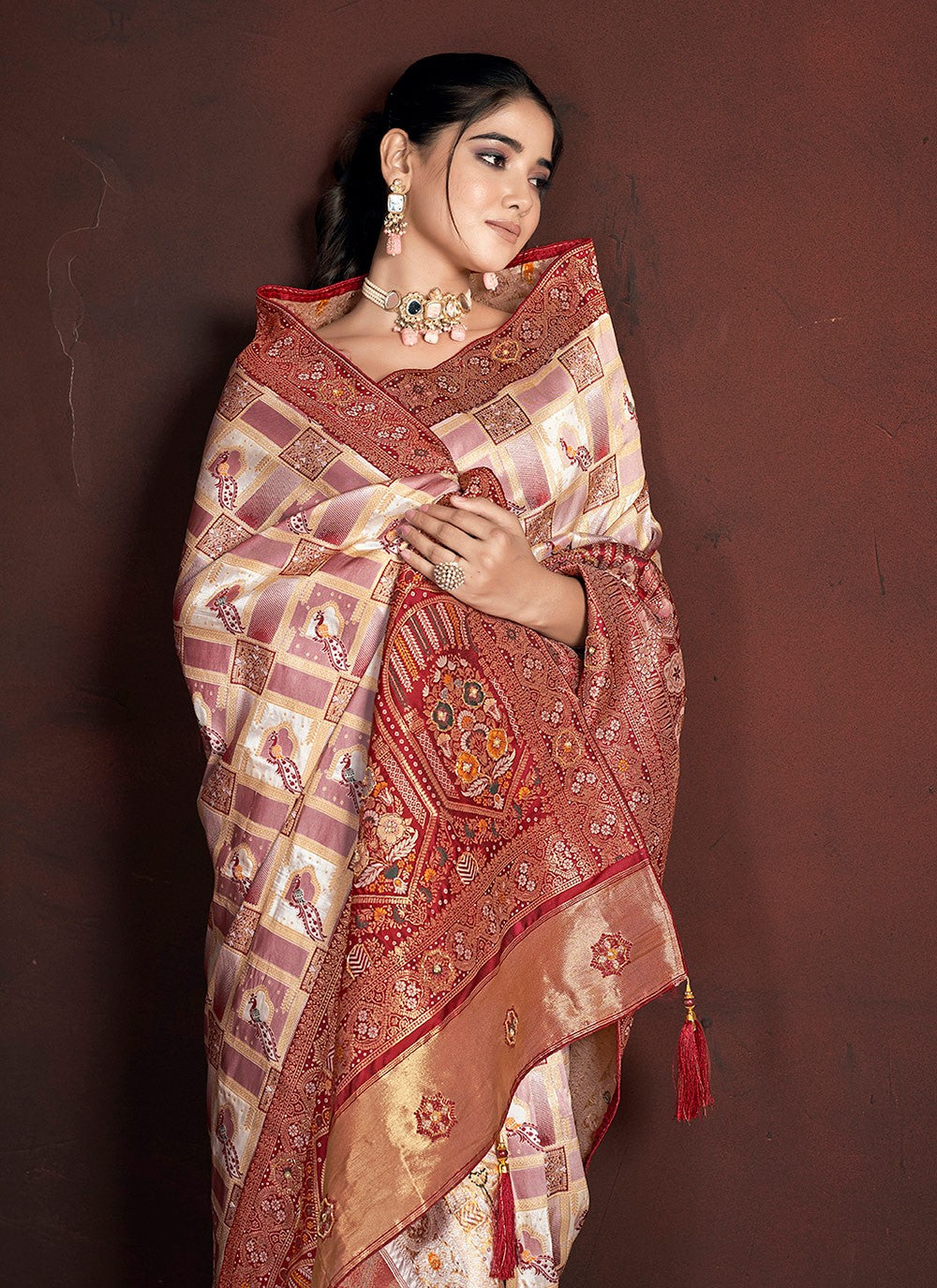 Hand Embroidery, Thread, Weaving Zari, Zari Banarasi Silk Saree - S11710