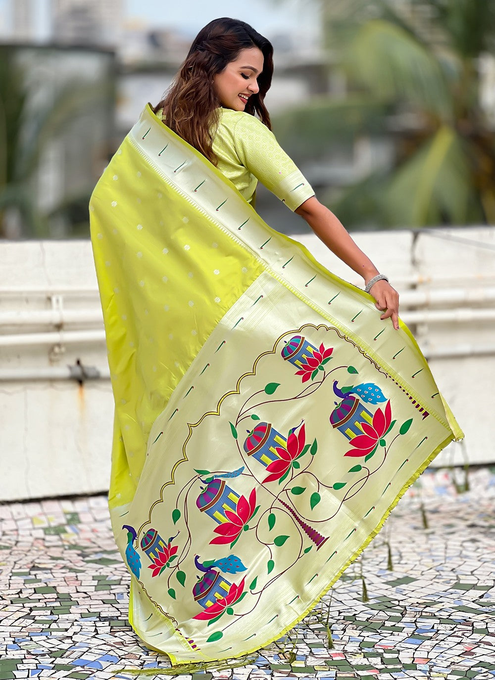 Green Silk Contemporary Saree Woven, Zari S19446
