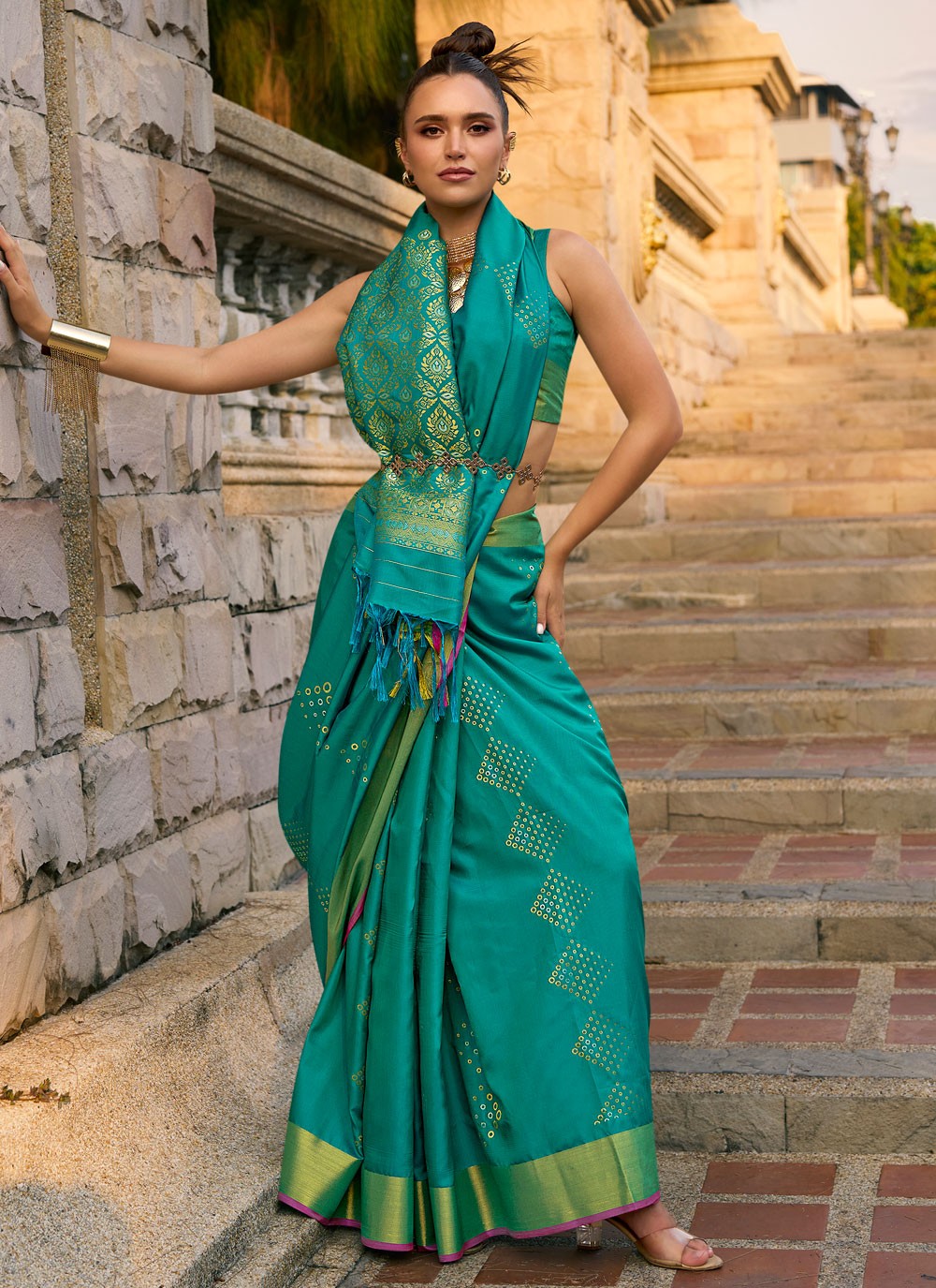 Trendy Weaving Zari Silk Saree - S5895
