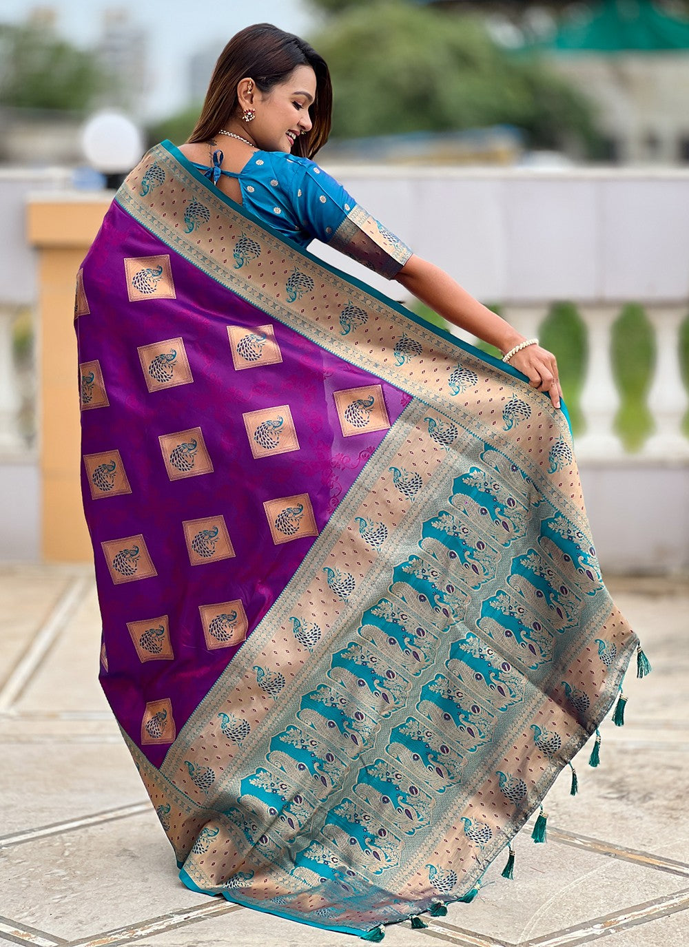 Magenta Banarasi Silk Contemporary Saree Meenakari, Woven S18778