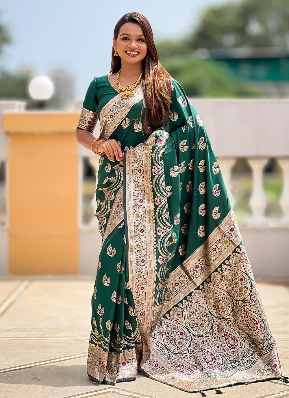 Green Banarasi Silk Contemporary Saree Jacquard Work, Woven S18537