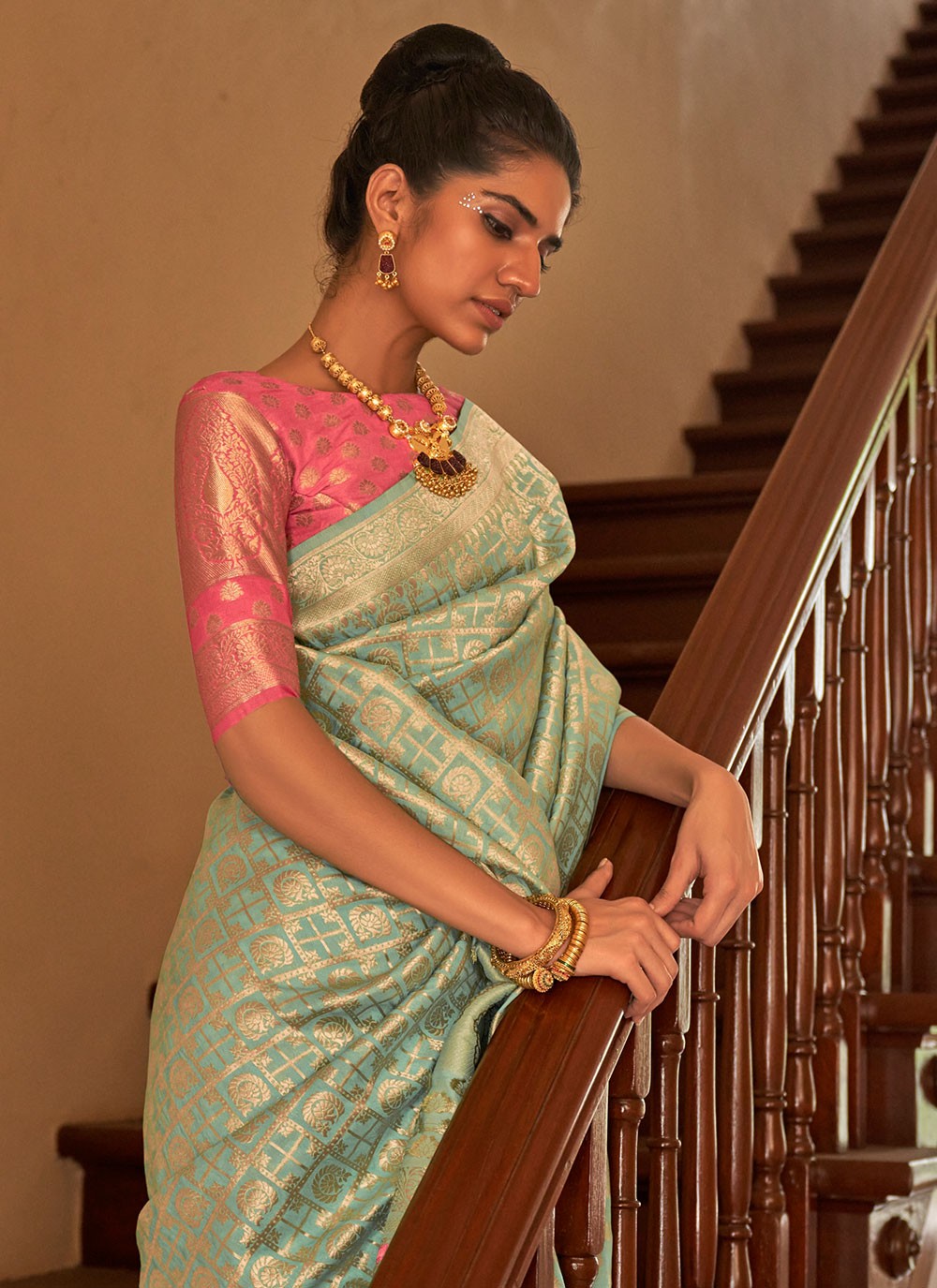 Classic Weaving Zari Crepe Silk, Naylon Saree - S6760