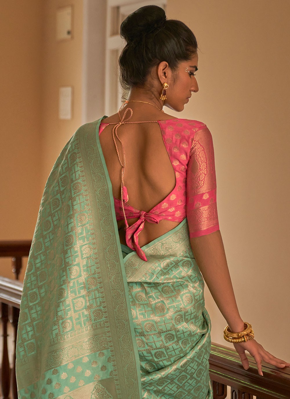 Classic Weaving Zari Crepe Silk, Naylon Saree - S6760