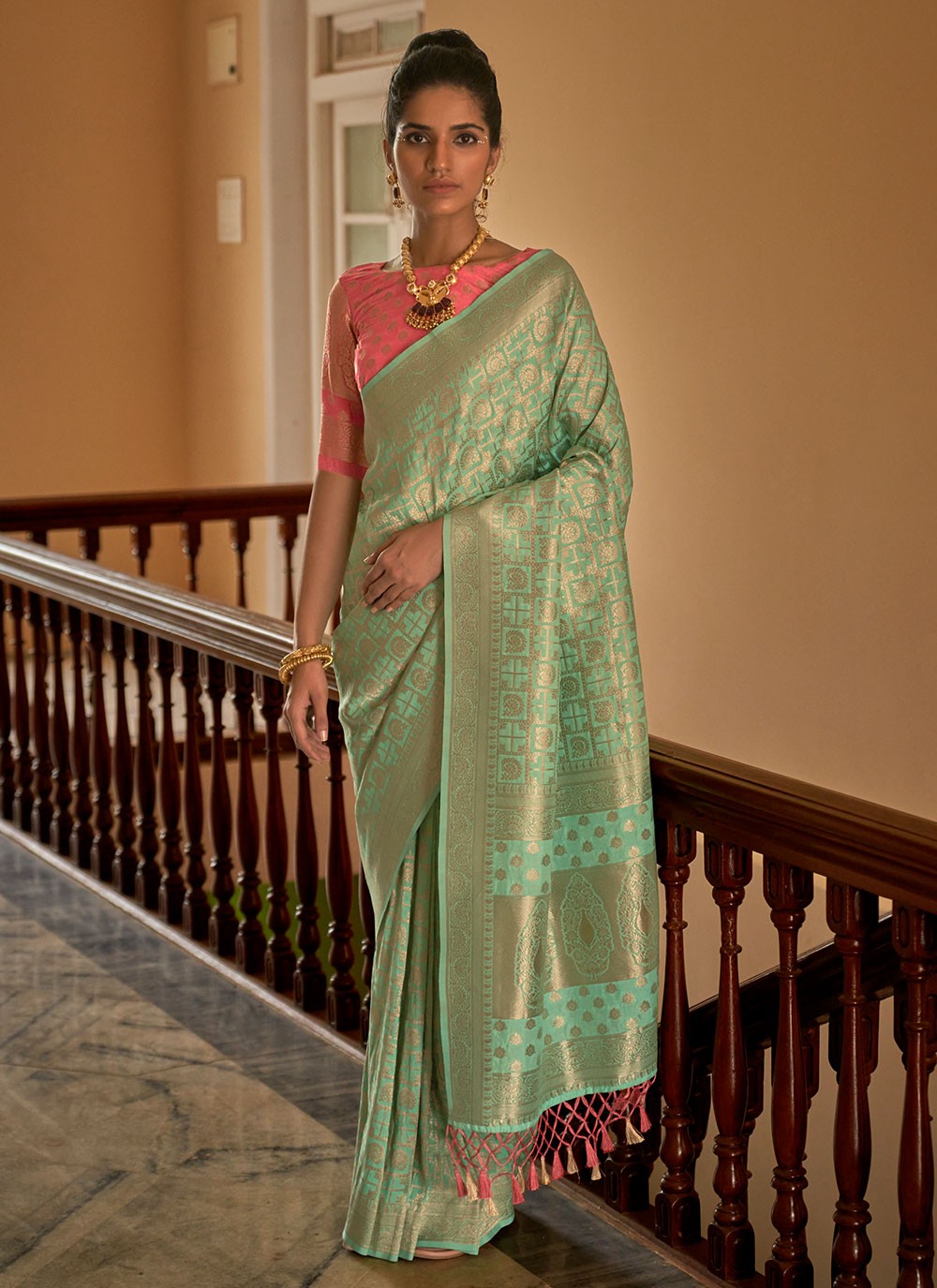 Classic Weaving Zari Crepe Silk, Naylon Saree - S6760