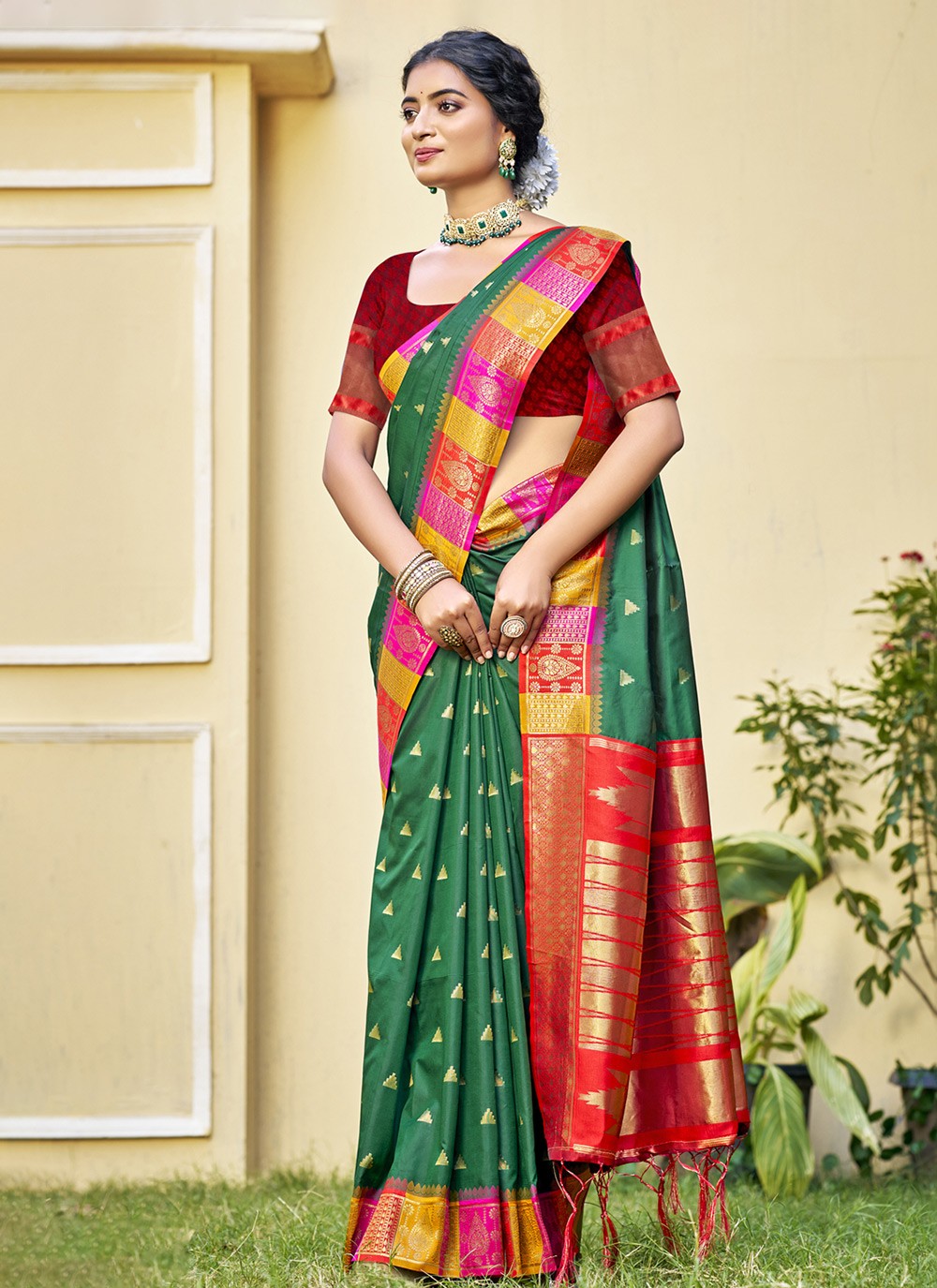 Classic Woven Silk Cream Saree - S11451