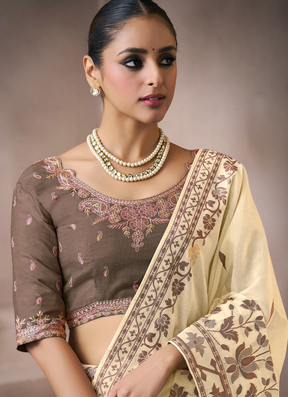 Cream Cotton Classic Saree Fancy Work S19863