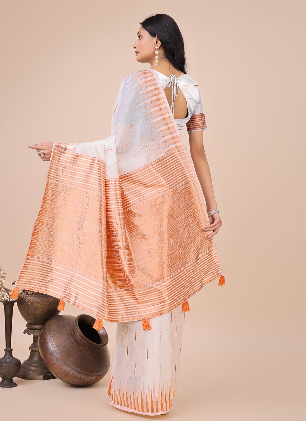 Weaving Zari Cotton White Classic Saree S15136