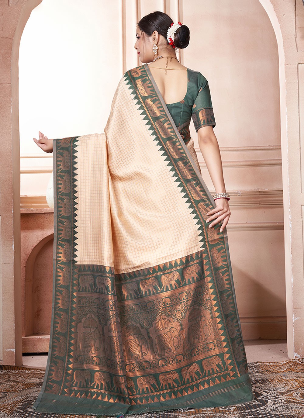 Contemporary Woven Kanjivaram Silk Saree - S6426