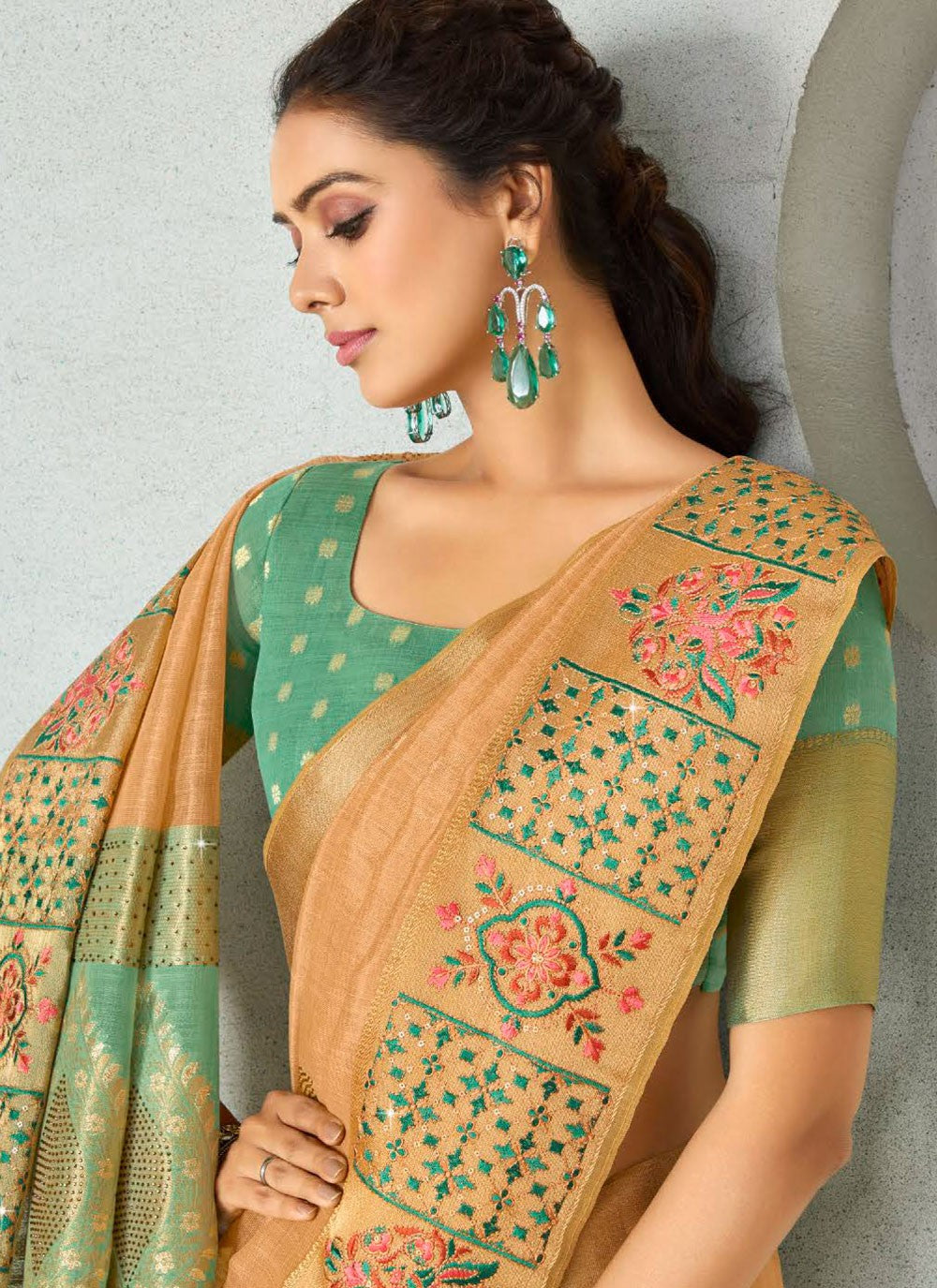 Classic Weaving Zari Silk Saree - S7689