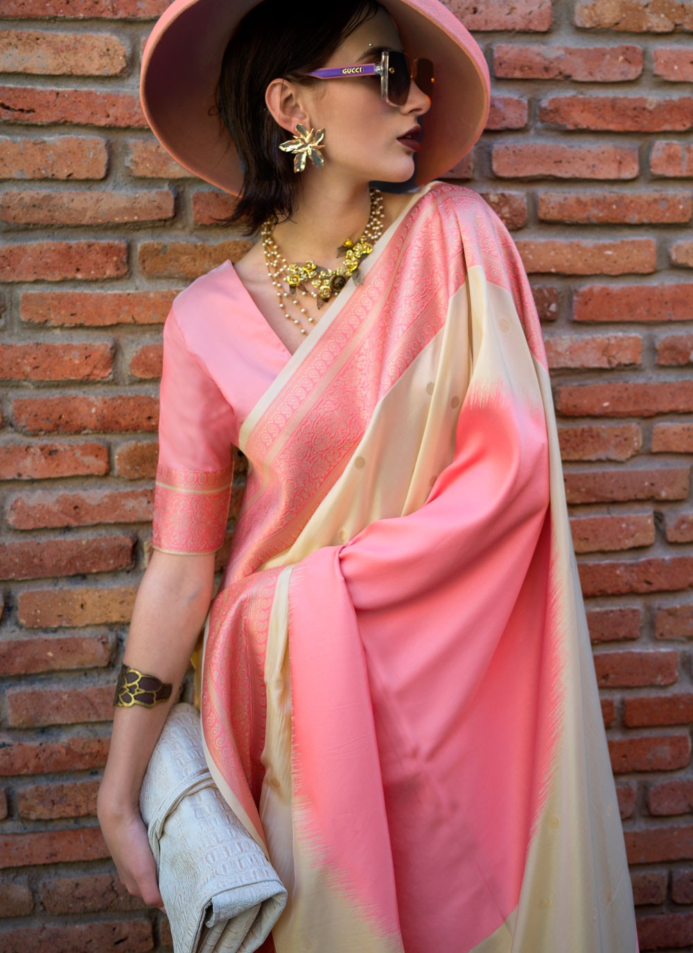 Classic Weaving Zari Handloom Silk Saree - S8172