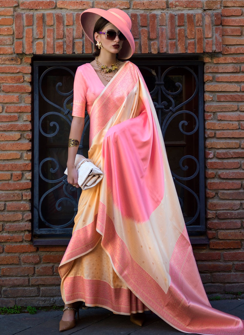 Classic Weaving Zari Handloom Silk Saree - S8172