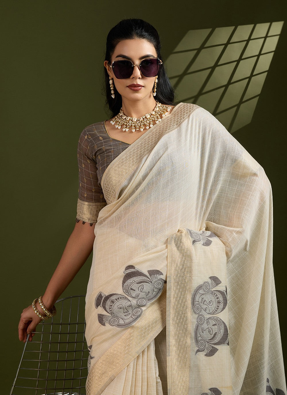 Cream Cotton Trendy Saree Border Work, Weaving Zari S17316